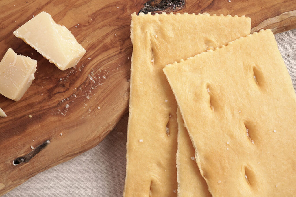 Focaccia genovese croccante al formaggio, l'autentica focaccia ligure di PANDorà